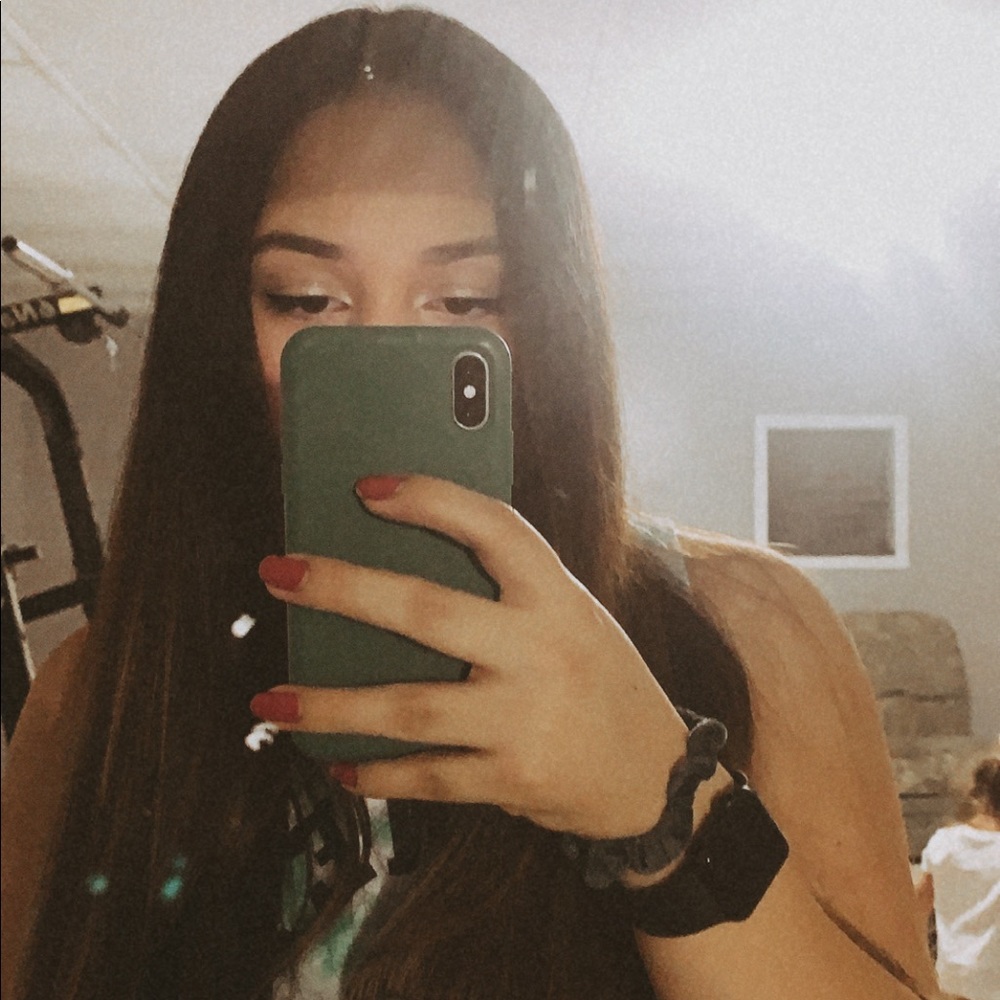 Meet your Posher, Cristal
